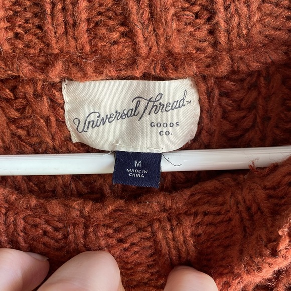 Universal Thread Sweater - Picture 3 of 4